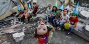بالبلدي: نحب الحياة إذا ما استطعنا إليها سبيلا..صور فلسطينيين يعيشون يومهم رغم الحرب