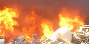 بالبلدي: 15 سيارة إطفاء تسيطر على حريق هائل التهم مصنع كرتون بأكتوبر.. صور belbalady.net
