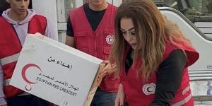 بالبلدي: نهال عنبر تشارك متطوعي الهلال الأحمر إغاثة غزة| شاهد belbalady.net