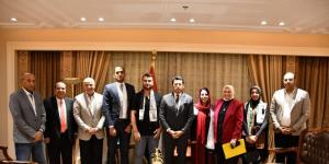 بالبلدي : وزير الشباب والرياضة يلتقي الوفد الفلسطيني المُشارك بسفينة النيل للشباب العربي