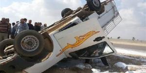 بالبلدي: بالأسماء.. إصابة 5 عمال إثر حادث إنقلاب سيارة نقل بالفيوم