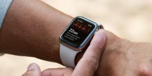 بالبلدي: الشحن السريع لـ Apple Watch.. كيف يعمل وما تحتاجه للحصول على أفضل النتائج