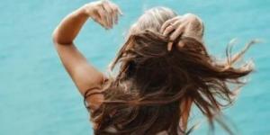 بالبلدي: التعرض للشمس مفيد ولا خطر على شعرك؟ معلومات مهم تعرفيها