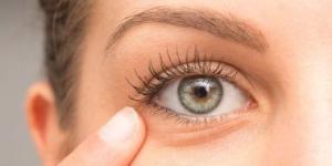 بالبلدي: 5 نصائح مهمة لتجنب التجاعيد حول العين.. من تمارين الوجه للترطيب