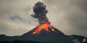 بالبلدي: إندونيسيا ترفع حالة التأهب بجبل سيميرو وتقيد الأنشطة السياحية بسبب البركان