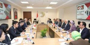 وزير التربية والتعليم يعقد اجتماعًا مع اللجنة التنفيذية المصغرة لمشروع المدارس المصرية اليابانية