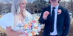 بالبلدي: مهندس برمجيات يرتدى جهاز Apple Vision Pro فى حفل زفافه ( صور)
