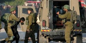 الاحتلال يعتقل 15 فلسطينيا من الضفة والحصيلة ترتفع إلى 7670 منذ بدء العدوان