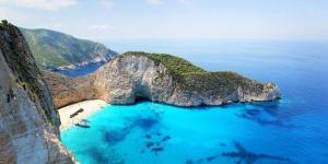 بالبلدي: رحلة إلى شاطئ نافاجيو.. أحد أجمل شواطىء اليونان