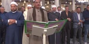 بالبلدي: الشيخ محمود الحلفاوى يؤم المصلين فى العشاء والتراويح بمسجد الحسين