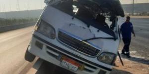 بالبلدي: إصابة 7 أشخاص إثر انقلاب ميكروباص بالطريق الإقليمى