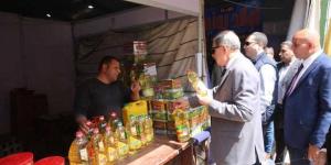 محافظ كفرالشيخ يتفقد معارض ”أهلًا رمضان” لمتابعة توافر السلع الأساسية والغذائية للمواطنين بأسعار مخفضة