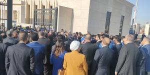 بالبلدي : تنصيب الرئيس السيسى.. توافد النواب على مقر المجلس استعدادا لحلف اليمين