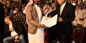 بالبلدي: محافظ جنوب سيناء يكرم رموز المحافظة خلال احتفالية على المسرح المكشوف