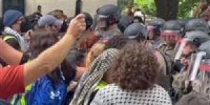 بالبلدي : الجامعات الأمريكية تنتفض دعما لـ غزة.. تظاهرات بجامعة تكساس والشرطة تلقي القبض على 10 أشخاص
