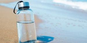 بالبلدي: دراسة تحذر من زجاجات الماء القابلة لإعادة الاستخدام.. وهذه نصائح لعدم تراكم البكتيريا