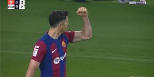 بالبلدي : فيديو | ليفاندوفسكي يسجل هدف برشلونة الثالث أمام فالنسيا