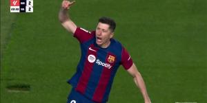 بالبلدي : فيديو | ليفاندوفسكي يسجل هدف تعادل برشلونة أمام فالنسيا