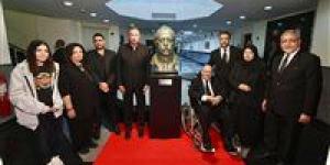 بالبلدي : مجلس إدارة الأهلي يزيح الستار عن تمثال العامري فاروق