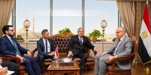 بالبلدي: وزير الري يلتقي سفير بيرو لبحث التعاون بين البلدين في مجال المياه ( صور)