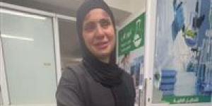 بالبلدي : البلوجر سارة محمد تنهار بالبكاء بعد سقوط قطها من الدور الرابع