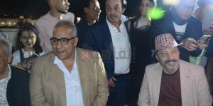 بالبلدي : الجمهور يلتقط الصور مع بيومي فؤاد في أول ظهور له بمصر بعد أزمته مع محمد سلام| فيديو
