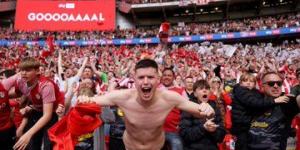 بالبلدي : ساوثهابمتون يتأهل إلى الدوري الإنجليزي الممتاز بعد الفوز على ليدز