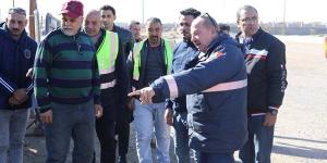 بالبلدي: رئيس هيئة الصرف الصحى بالإسكندرية يتفقد خط طرد الشبكة
