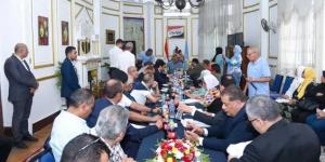 محافظ
      الإسكندرية
      يعقد
      لقاءً
      جماهيريًا
      بديوان
      عام
      حى
      وسط
      لبحث
      شكاوى
      مواطني
      حى
      شرق
      ووسط