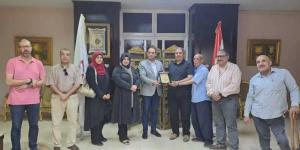 بالبلدي : مدير
      مديرية
      الشباب
      والرياضة
      بسوهاج
      يبحث
      مع
      مجلس
      إدارة
      نادي
      الإيمان
      للمعاقين
      خطة
      التطوير
      وتنمية
      الموارد