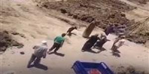 بالبلدي: الداخلية
      تكشف
      تفاصيل
      الفيديو
      المنتشر
      بشأن
      اقتحام
      منزل
      وتحطيم
      ماكينة
      رى
      بالشرقية