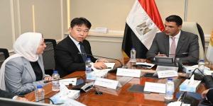 بالبلدي : وزير
      الصناعة
      يبحث
      توسعات
      سامسونج
      بمصر..
      ويدعو
      لزيادة
      المكون
      المحلي
      وتعزيز
      الصادرات
      التكنولوجية
