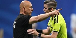 بالبلدي: رئيس
      لجنة
      الحكام
      في
      FIFA
      يحسم
      جدل
      التحكيم
      ويكشف
      حقيقة
      قرارات
      مباراة
      مصر
      والارجنتين