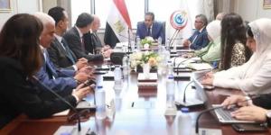 وزير
      الصحة
      يبحث
      مع
      «إيني»
      الإيطالية
      تطوير
      مستشفى
      هليوبوليس
      الجديدة