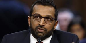 بالبلدي: "لا.. زلاجتي المائية مطلية بالذهب".. مدير FBI يعلق على تقرير "كاذب"