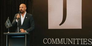بالبلدي : انطلاق
      شركة
      «J
      Communities»
      ككيان
      استثماري
      يضم
      تحت
      مظلته
      «نيوجيرسي
      للتطوير»
      ويقود
      مرحلة
      جديدة
      من
      النمو