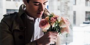 بالبلدي : علامات الرجل العاشق ونظراته وغيرته وأسراره