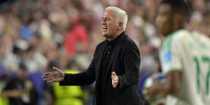 بالبلدي: رغم تجديد عقده قبل المونديال.. منتخب الجزائر ينفصل عن مدربه بيتكوفيتش