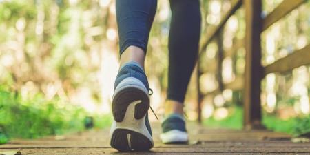 بالبلدي: فوائد صحية مذهلة للمشي للخلف