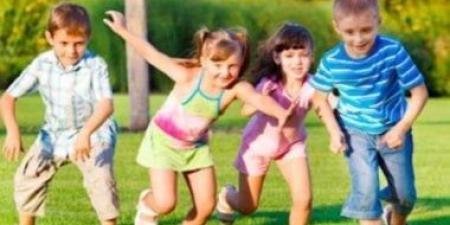 بالبلدي: ما الفوائد الصحية للعب الأطفال في الهواء الطلق؟