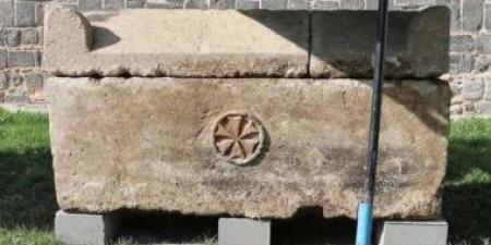 بالبلدي: اكتشاف تابوت من العصر الرومانى بمدنية ديار بكر التركية القديمة