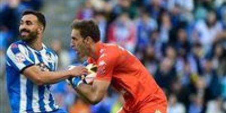 بالبلدي : مدرب حراس مرمى يشارك في مباراة بالدوري الإسباني لعدم وجود لاعبين