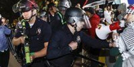 بالبلدي : الشرطة الأمريكية تبدأ في فض اعتصام المؤيدين لفلسطين بجامعة كاليفورنيا