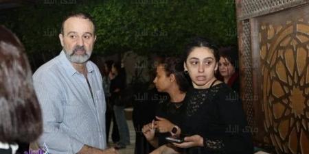 بالبلدي: إغماء ريم أحمد فى عزاء والدتها بمسجد الحامدية الشاذلية belbalady.net
