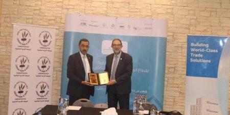 رئيس هيئة سلامة الغذاء المصرية ومدير مؤسسة الغذاء والدواء يبحثان سبل تعزيز التعاون المشترك في مجال الغذاء