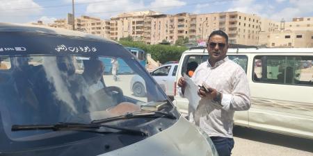 بالبلدي: ضبط 18 سيارة مخالفة وسائقين حديثي السن وبدون رخص بهضبة الأهرام