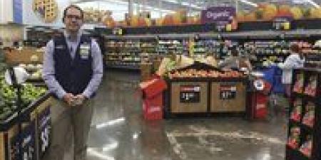 بالبلدي: Walmart to lay off hundreds of corporate staff، relocate others، source says