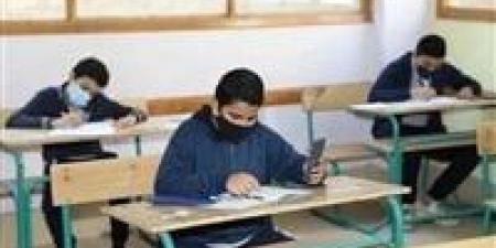 بالبلدي : طلاب الشهادة الإعدادية يؤدون امتحاني اللغة الأجنبية والكمبيوتر بالقاهرة
