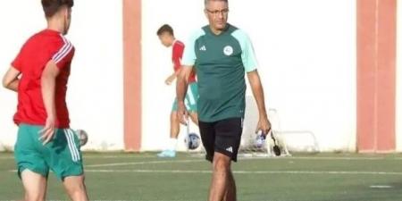 بالبلدي: مدرب منتخب الجزائر يصفع لاعبيه أمام الجماهير