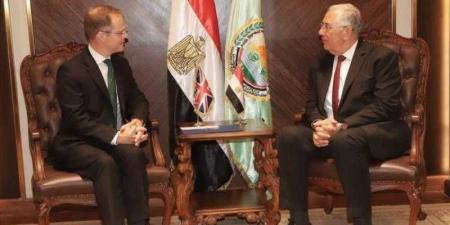 بالبلدي : وزير الزراعة يلتقى سفير بريطانيا في القاهرة ويبحث معه التعاون بين البلدين